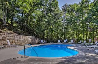 Mountain Views w Hot Tub Firepit & Game Room - Gatlinburg - 5