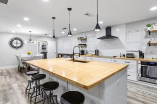 Dallas Family Fun Haus with Pool and Massive Game Room - Dallas - 6