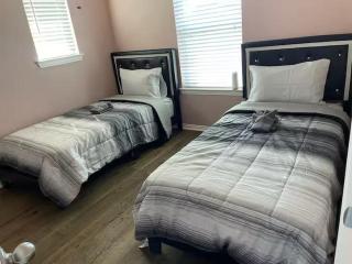 Luxury Stay - near Houston Airport - 9