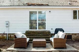 Southern Serenity Fenced in Yard Pet Friendly - Charleston - 7