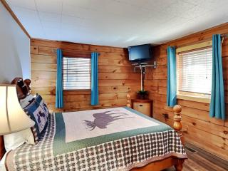 Cozy Cabin - 5