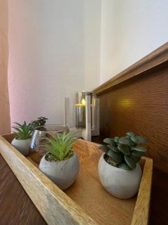 FeWo 36 - Appartement im Rottalblick - Rustikal & Urig wohnen, mit Bademantelgang zur Therme, TV, Doppelbett, Schlafsofa, Balkon und persönlichem Gästeempfang von Astarte Estate - Bad Griesbach im Rottal - 2