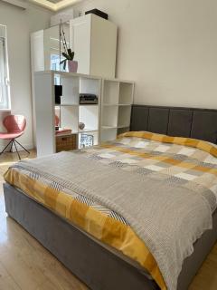 Hilton View Cozy Njegoseva Vracar Apartment - Sleeps 4 - 7