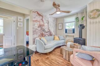 Well-equipped Lakeshore Getaway Hottub, Firepit - Cayuga - 1