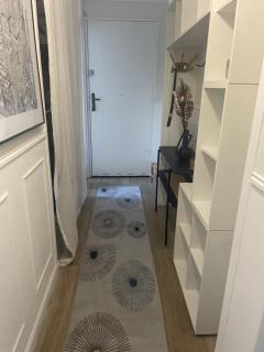 Bel appartement spacieux ,convivial de 3 chambres avec parking privé sécure - 2