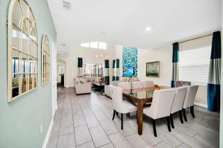 Dazzling 5BR Villa in Storey Lake with Pool & Spa 1528 - 3