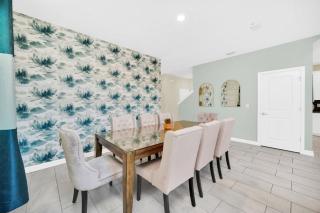 Dazzling 5BR Villa in Storey Lake with Pool & Spa 1528 - 9