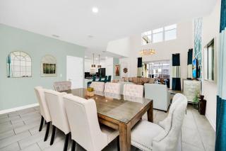 Dazzling 5BR Villa in Storey Lake with Pool & Spa 1528 - 2