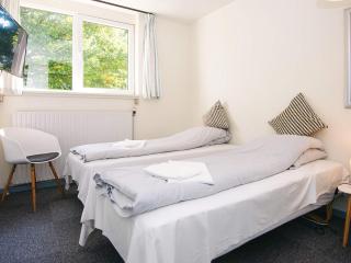 Splendid cabin in camping resort - 2