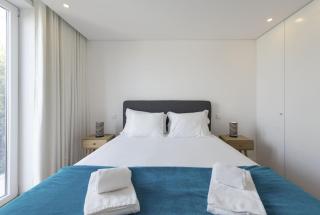 Downtown Bright Apartment With Balcony by Vacationy - Oporto - 7