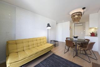 Downtown Bright Apartment With Balcony by Vacationy - Oporto - 5