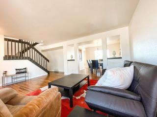 Trailside Getaway - mins to Ft Carson & Airport - 2