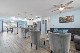 Canalfront Bradenton home with Dock & Heated Screened In Pool - Bradenton - 6