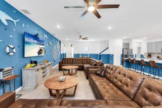 DeepSea World 15 Suites Sleep 30 Oversize Pool Spa - 9