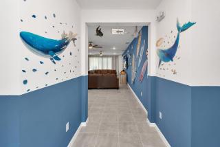 DeepSea World 15 Suites Sleep 30 Oversize Pool Spa - 4