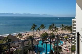 Prime beachfront flat & balcony! - Puerto Vallarta - 1