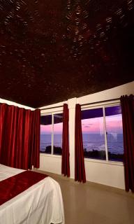 Sea Palace Beach House - - 5