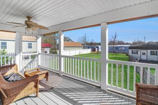 The Sea Horse - Pet friendly with fenced yard! - 9