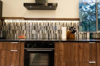 Modern Loft with Park Like Setting View - Kirkland - 7