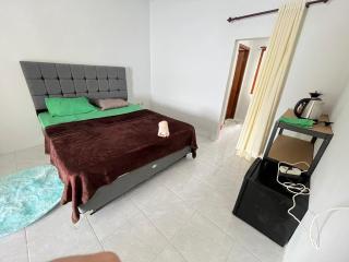 B-local guest house room 2 - Kuta Lombok - 6