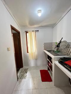 B-local guest house room 2 - Kuta Lombok - 4
