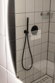 COOLEST Apartment in Berlin, easy Check-in, close to center, Black & White Maisonette #6 - Berlin - 1