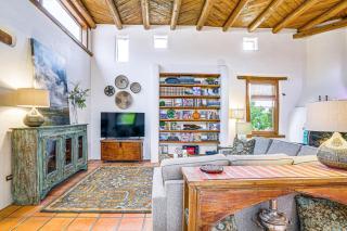 Las Cruces Santa Fe-Style Adobe Home on 6 Acres! - Las Cruces - 6