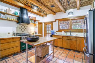 Las Cruces Santa Fe-Style Adobe Home on 6 Acres! - Las Cruces - 4