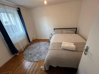 Cozy & Stylish 3-Bedroom Home - 5