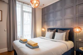 Landmark Luxe 2BR Apt with Parking - Sofia - 4