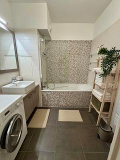 Charming 3BR Apartment with Loggia close to Paris - Le Plessis-Robinson - 3