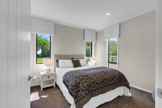 Peter's Puketaha Homestay - - 1