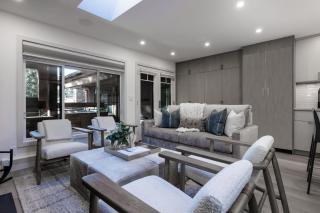 2 BR 3BA Condo - AC, Heated Pool, Walk to Town - 3