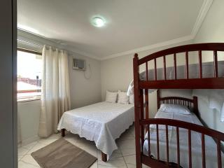 Apartamento sala e quarto com ar na Praia do Abricó - Rio das Ostras - 0