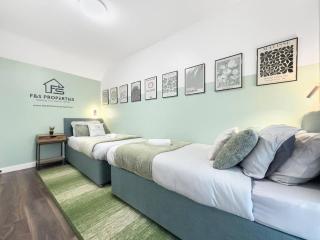 Dashing And Distinctive Dwelling W Rooftop Garden - Llwyn-y-pia - 1