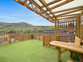 Dashing And Distinctive Dwelling W Rooftop Garden - Llwyn-y-pia - 8