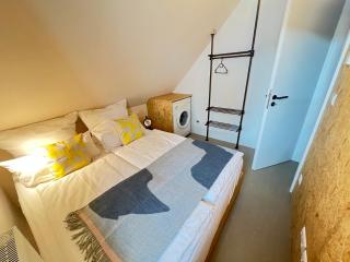 new, modern & cozy Apartment - near airport BER #links - Berlijn - 2