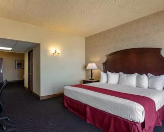Shoreline Inn & Conference Center, Ascend Hotel Collection - Muskegon - 0