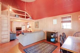 3 Mi to Greers Ferry Lake Peaceful Cabin with Deck! - 5