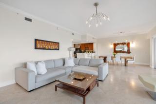 Ocean View Penthouse Retreat amenities: tennis court heated Pool Vista Key Two - Islamorada - 3