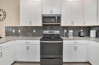 Big Ticket Dazzling 8BR Villa w Pool Spa Near Disney - 5