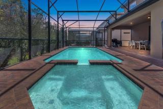 Dazzling 9BR Villa with Pool Spa Close to Disney - Kissimmee - 0