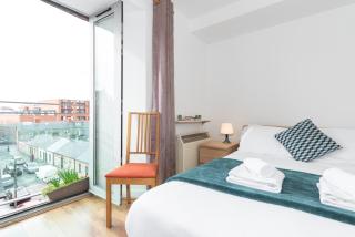 Spacious 3-Bed Apt in Dublin Center - 2