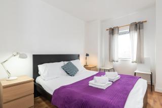 Spacious 3-Bed Apt in Dublin Center - 2