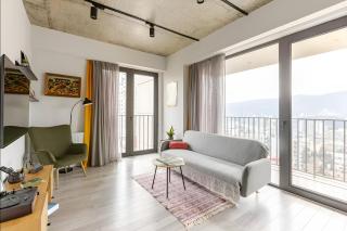 All Green Loft with Amazing Views, With 2 Balconies and AC - Tbilisi - 0