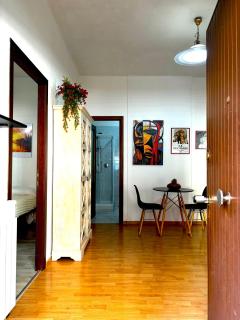 Gecko, Cozy Apartment at 5min from Metro, Bus, Tram - 1