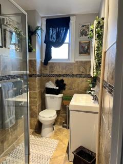 Cozy 1 bedroom Abode - 3