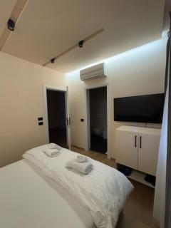 Hotel Djakbe - Tirana - 1
