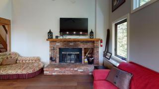 Great Escape Ski Lodge - 1