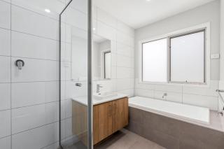 Modern Chic - Saint Leonards - 2